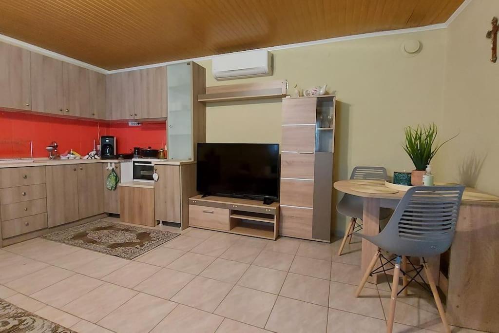 Karianí Mom'S Seaside Home מראה חיצוני תמונה