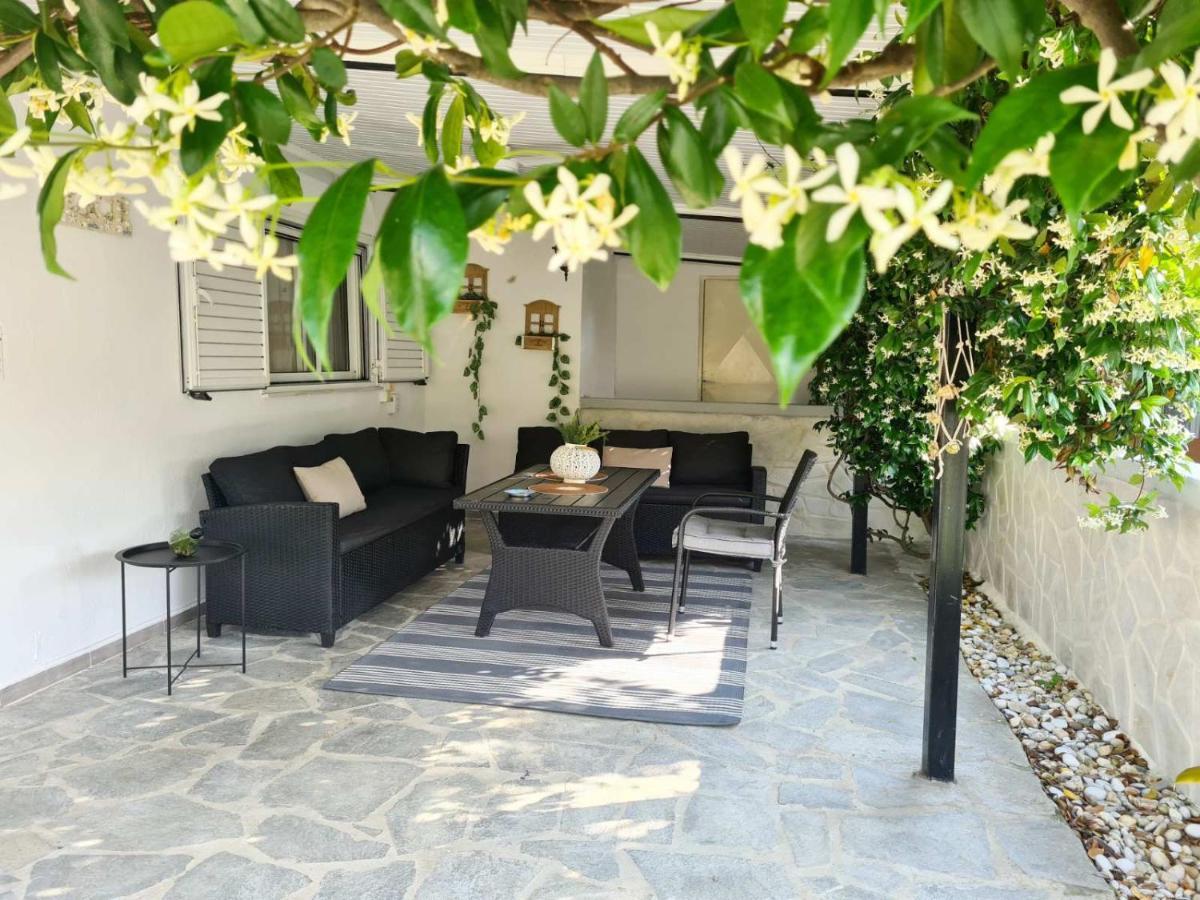 Karianí Mom'S Seaside Home מראה חיצוני תמונה